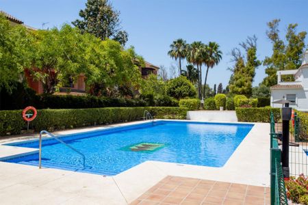 Apartamento de alquiler en Conjunto Azalea Beach, 43, Puerto Banús - Photo 3