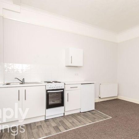 Studio to rent - Photo 3