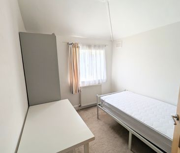 Room in a Shared House, London, SE9 - Photo 2