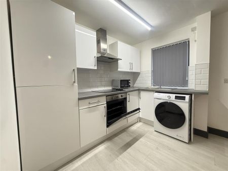 1 bedroom flat to rent - Photo 4