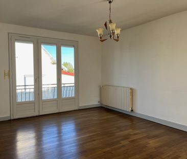 Location Maison 4 pièces 90m² ST YRIEIX LA PERCHE 87500 - Photo 3