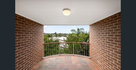 Beautifully Refreshed Apartment in The Heart of Everton Park - Photo 3