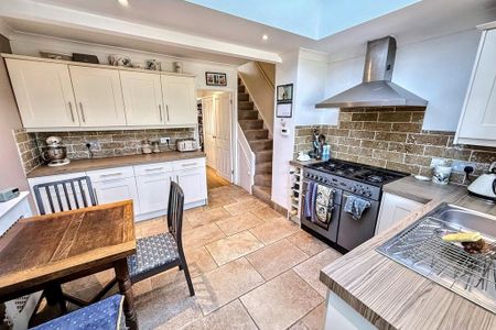 2 bedroom terraced house to rent - Photo 5