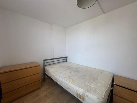 3 bedroom flat to rent - Photo 5