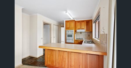 Two-Bedroom Townhouse with Tranquil Garden Setting - Photo 3