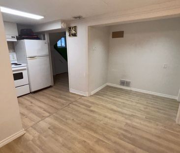 For Lease - 75 Vanbrugh Avenue Unit# LOWER, Toronto, Ontario - Photo 3