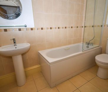 2 bedroom apartment to rent - Photo 6