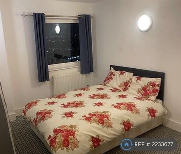 2 bedroom penthouse to rent - Photo 1