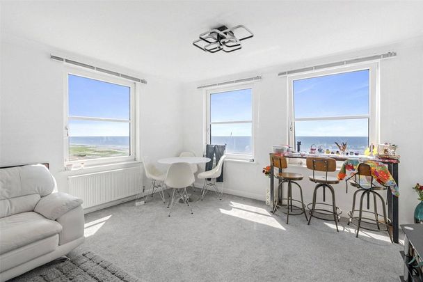 3 bedroom flat to rent - Photo 1