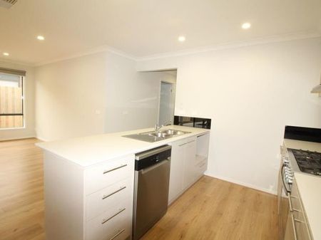 12 Romley Avenue, Armstrong Creek - Photo 2