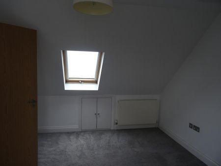 3 bedroom end of terrace house to rent - Photo 4