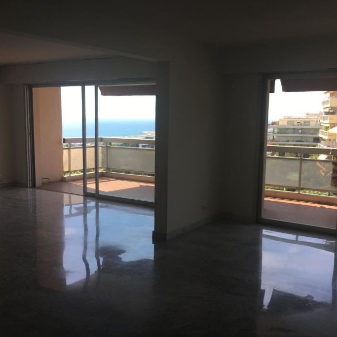 Location Appartement 4 pièces 94m² NICE 06200 - Photo 1