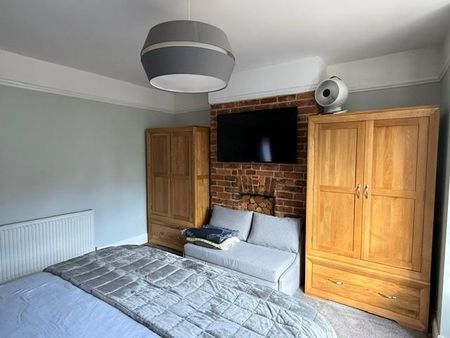 3 bedroom detached house to rent - Photo 5