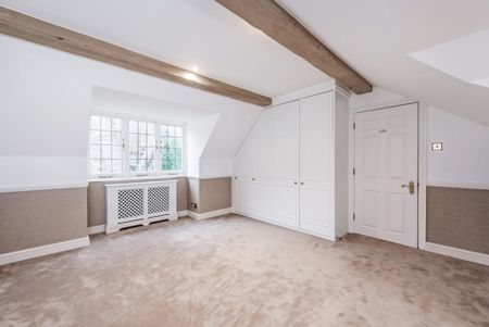 3 Bedroom Mews, Pont Street Mews, Knightsbridge - Photo 4