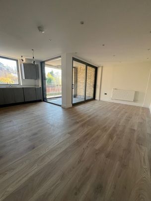 Selsdon Road, Surrey, London - Photo 1