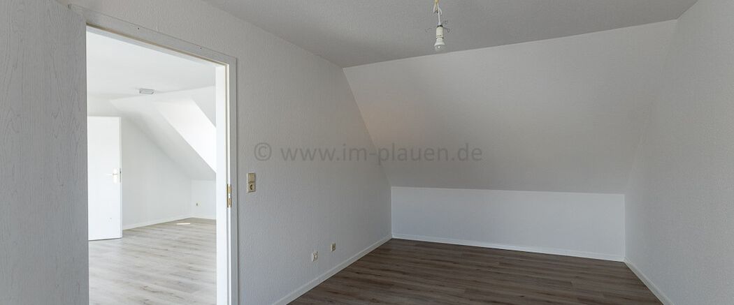 2 Zimmerwohnung in Auerbach zur Miete - Nicolaipassage - Dachgeschoss Bad mit Wanne- EBK vorhanden - Photo 1
