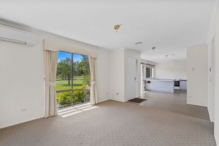 Low Maintenance Villa in Central Location - Photo 4