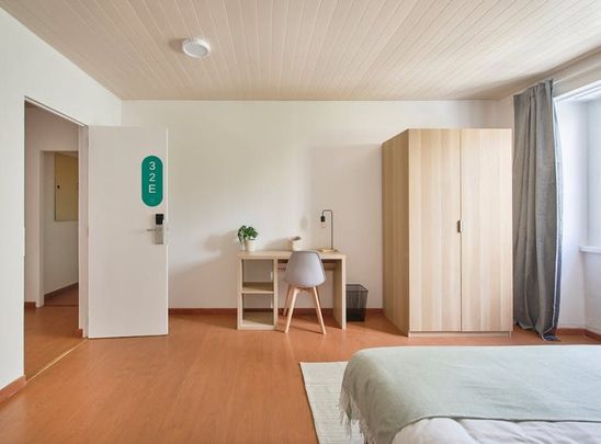 Rua Alexandre Herculano, Lisbon, Lisbon 1150-005 - Photo 1