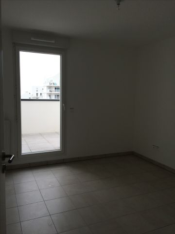 Location Appartement 2 pièces 53m² - Photo 3