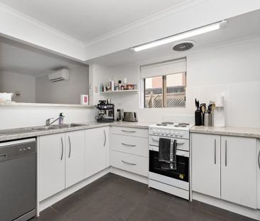 Three Bedroom at Rear of Quiet Complex, Close to Amenities - Photo 5