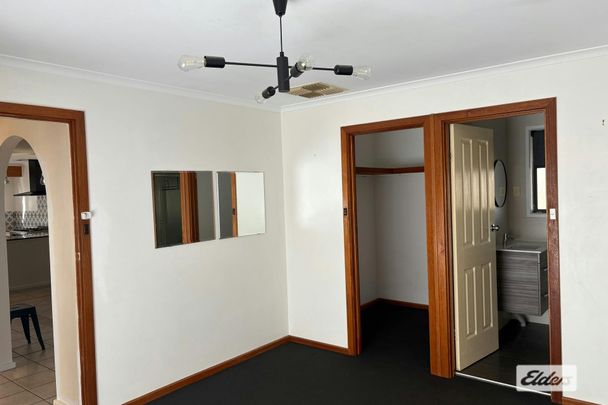 2 Lundie Crescent - Photo 1