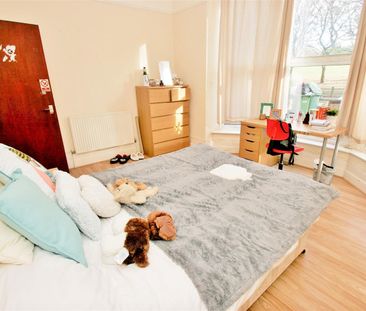 3 Bed Flat, Hyde Park Road, LS6 - Photo 2