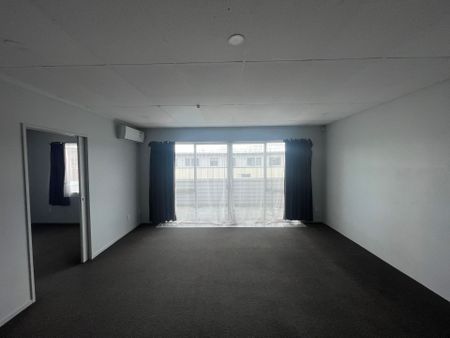 Charming 3-Bedroom Home - Photo 3