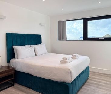 3 bedroom flat to rent - Photo 6