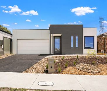 STYLISH & MODERN FAMILY HOME!! - Photo 5