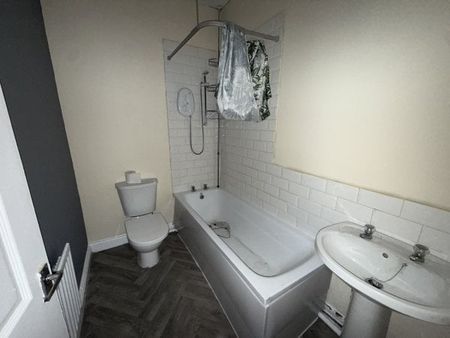 Folly Lane, Warrington WA5 0ND - Photo 5