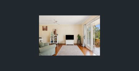 Flexible Dual Living in Prime Location - Ideal for Extended Families or Students! - Photo 2