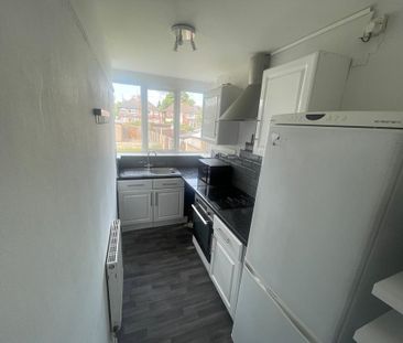 3 bedroom semi-detached house to rent - Photo 6