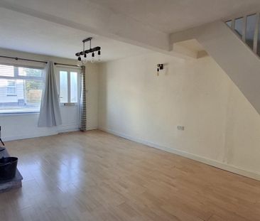 High Street - Photo 4