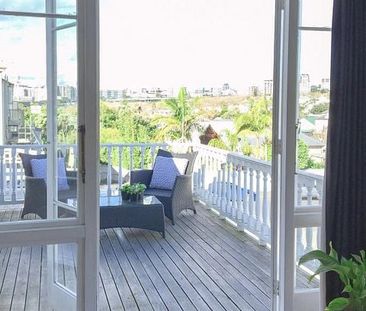 Top central location, quiet, renovated Villa - Photo 3