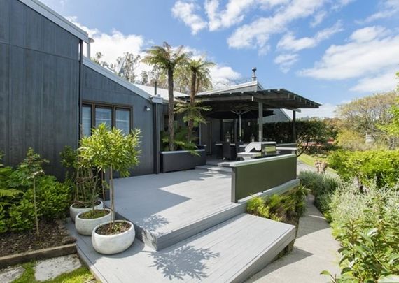 Views over Gisborne - Photo 1