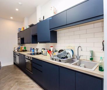 1 bedroom in a flat share to rent - Photo 4