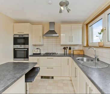 2 bedroom flat to rent - Photo 6