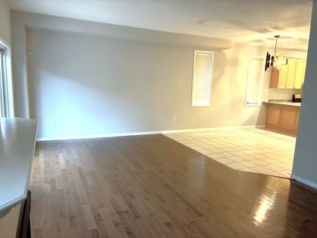 For Lease - 21 Ridgegate Place, Hamilton, Ontario - Photo 2