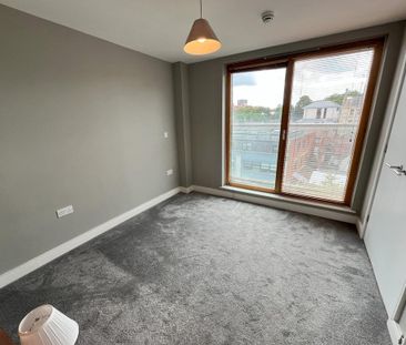 2 bedroom penthouse to rent - Photo 3