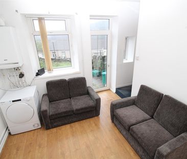 House - Terraced For Rent Laura Street, Pontypridd - Photo 4