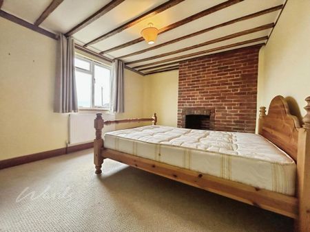 3 bedroom end of terrace house to rent - Photo 4