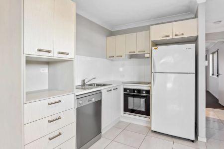 1 Bedroom unit in Quiet Culdesac Contact Julie Sykes 0438 050 110 - Photo 5