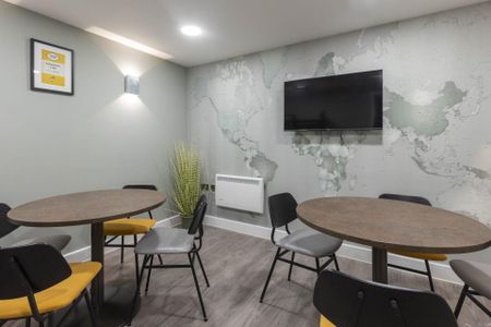 Pannell House - Photo 2