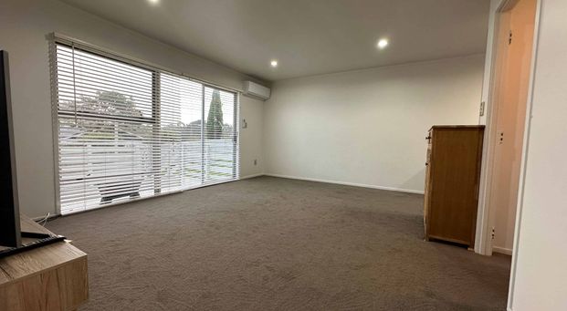 2 bedroom unit in Sunnynook - Photo 1