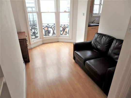 1 bedroom flat to rent - Photo 1