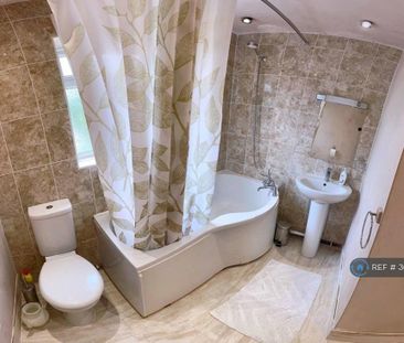1 bedroom in a house share to rent - Photo 6