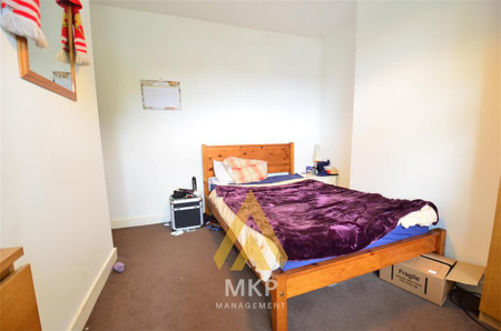 5 bedroom semi-detached house to rent - Photo 4