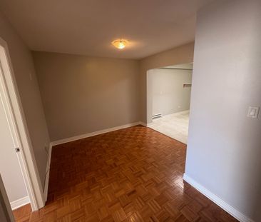 For Lease - 341 Lakeshore Road Unit# 2, Oakville, Ontario - Photo 3