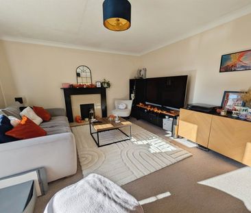 Edwin Jones Green, SO15 - Photo 6