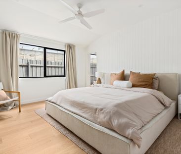 8 Whitton Court, Black Rock VIC 3193 - House For Rent | Domain - Photo 4